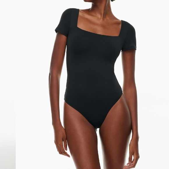 Babaton Contour Squareneck Shortsleeve Bodysuit size M - Picture 1 of 11